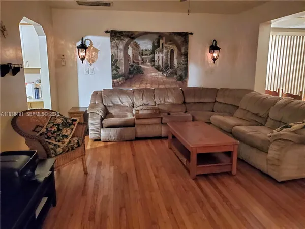 $599,000 | 1846 Wiley Street, Hollywood, FL 33020