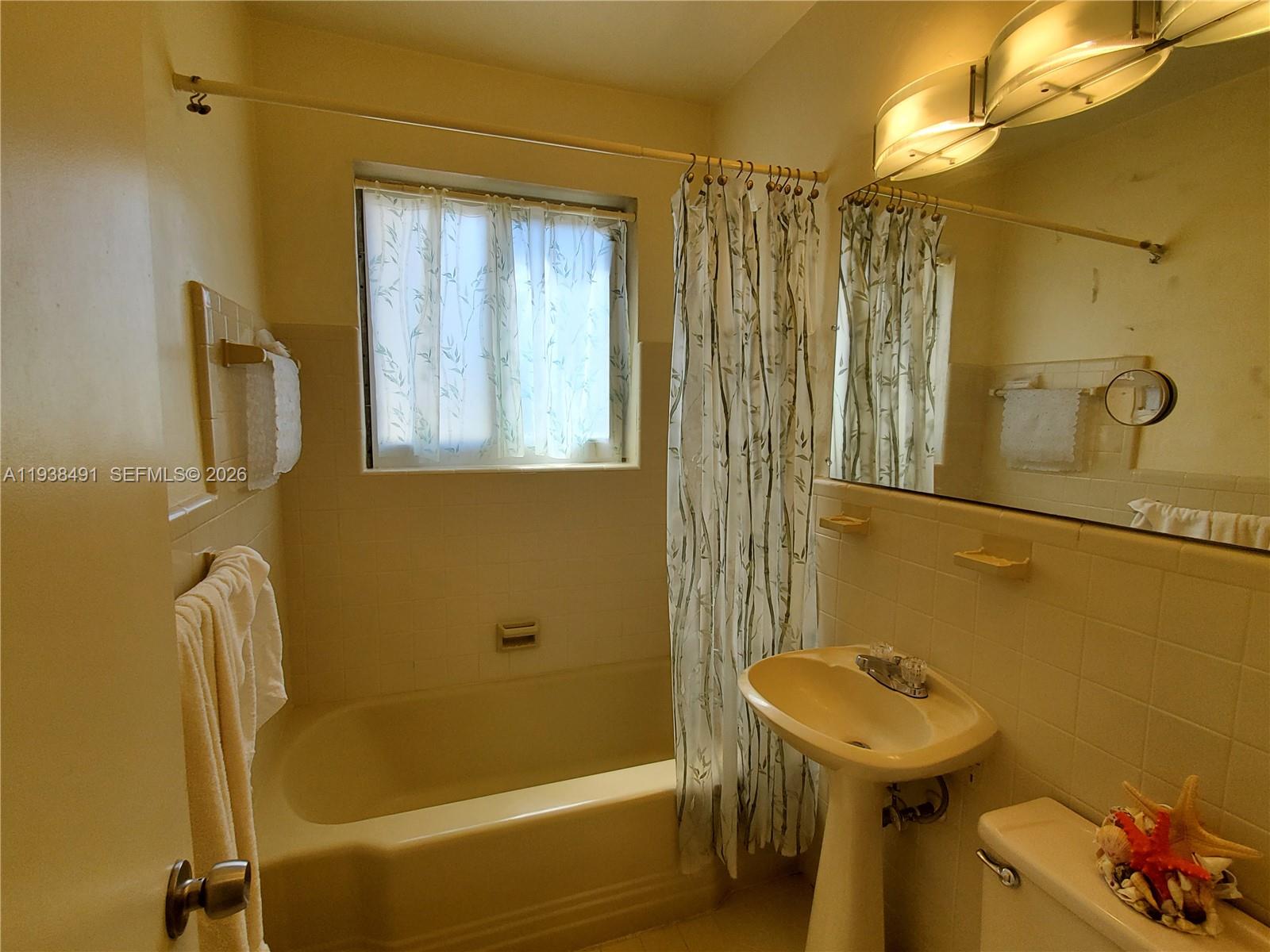 1846 Wiley Street Hollywood, FL 33020 - Photo 7 of 14