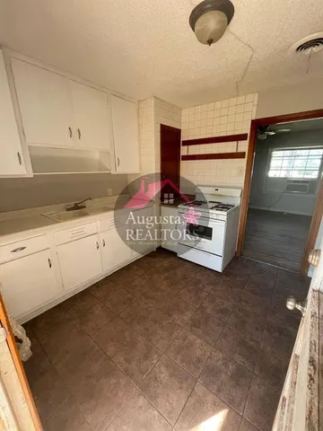 $1,100 | 1625 North Mockingbird Lane, Abilene, TX 79603