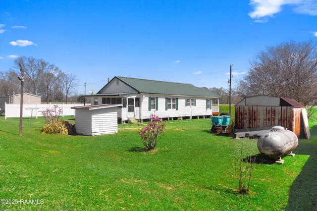 $180,000 | 7691 South I-49 Service Road, Opelousas, LA 70570