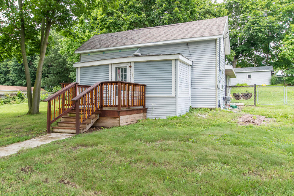 529 Clinton Street Marshall, MI 49068 - Photo 3 of 32 RN5_4219