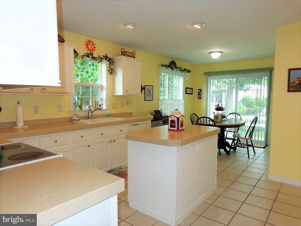 32530 Approach Way, Unit 3252 Millsboro, DE 19966 - Photo 26 of 109 Large kitchen with large island and eat in space
