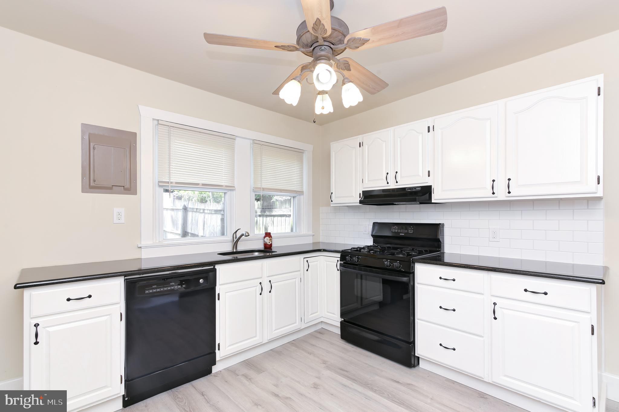 1126 West Ridge Road Marcus Hook, PA 19061 - Photo 3 of 21