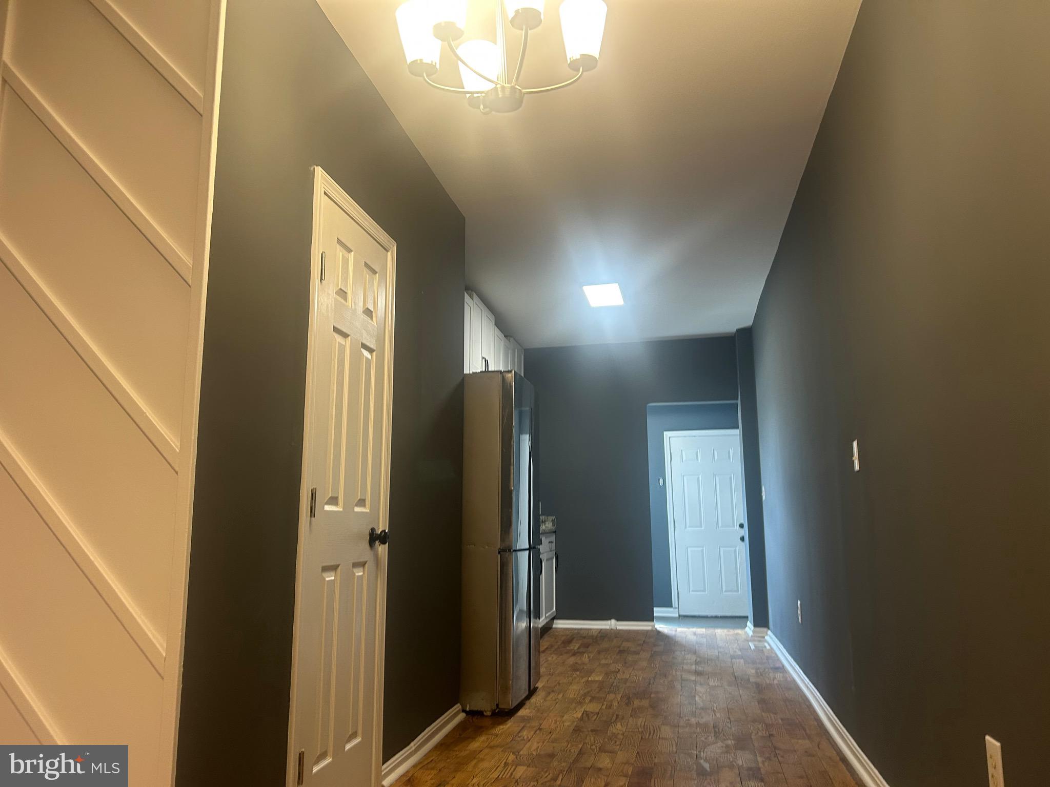 1516 North Mount Street Baltimore, MD 21217 - Photo 6 of 30 a view of gallery with window