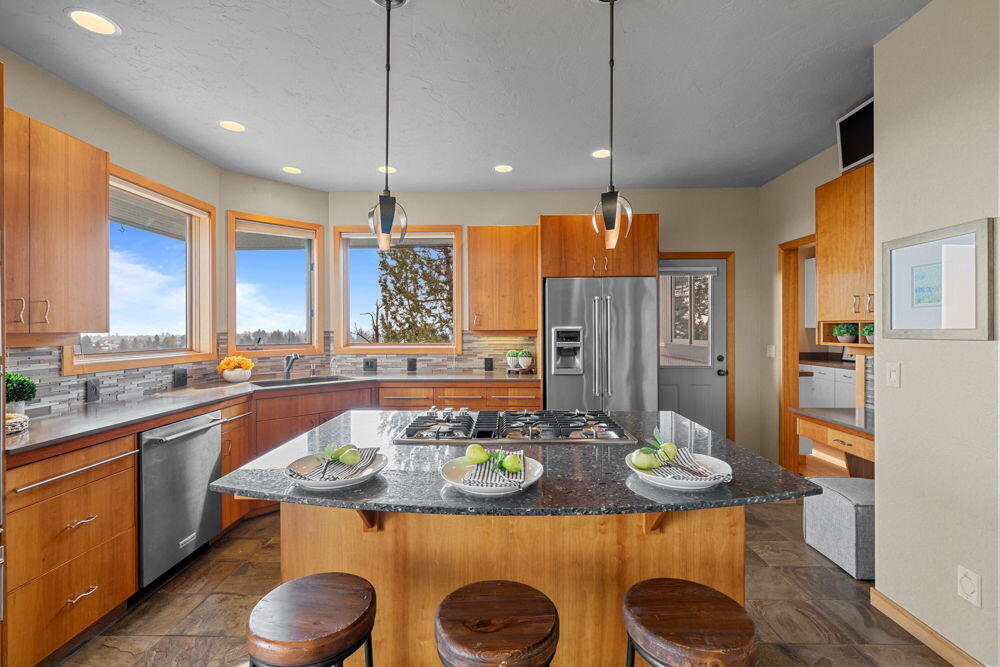 885 Northwest Chelsea Loop Bend, OR 97703 - Photo 28 of 57 75A 9-web-or-mls-Riley_Visuals-9