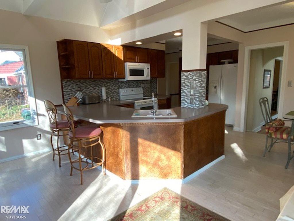 915 Hampton Road Grosse Pointe, MI 48236 - Photo 18 of 40 50004040-17.JPG