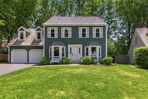 $589,000 | 4669 Kings Way North, Gurnee, IL 60031