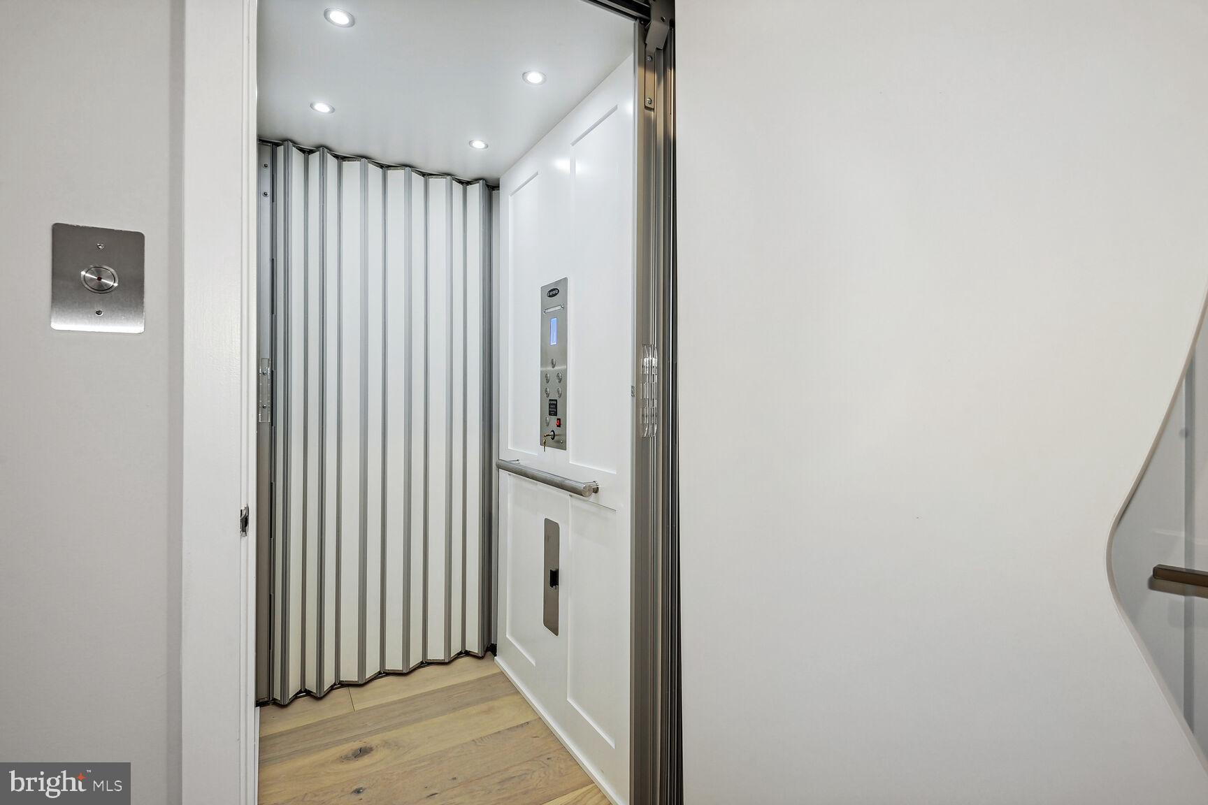 19818 Bodmer Drive Ashburn, VA 20147 - Photo 13 of 41 Elevator