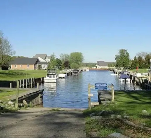 $48,000 | 124 Longbridge Road, Pentwater, MI 49449