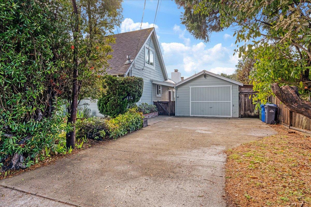 2908 Sandy Lane Santa Cruz, CA 95062 - Photo 20 of 28 front view of a house with a yard