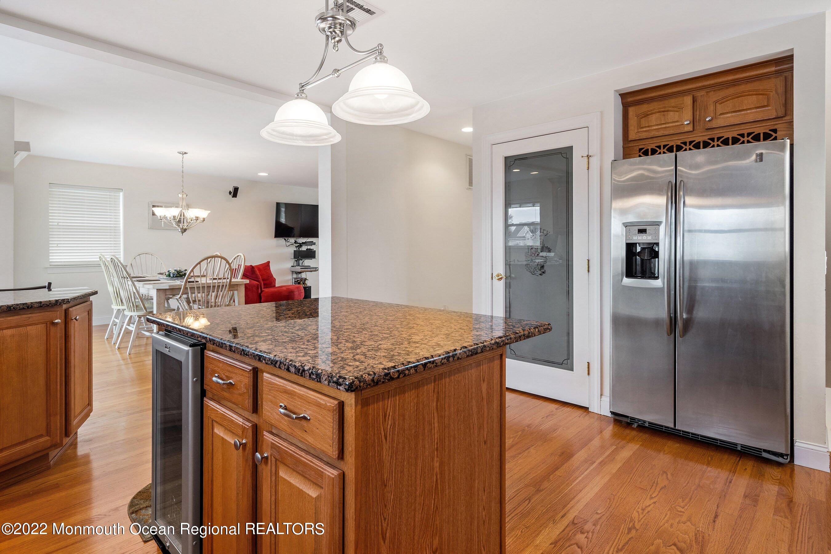 34 Sands Point Road Waretown, NJ 08758 - Photo 17 of 44 27-Int16 Kitchen2b
