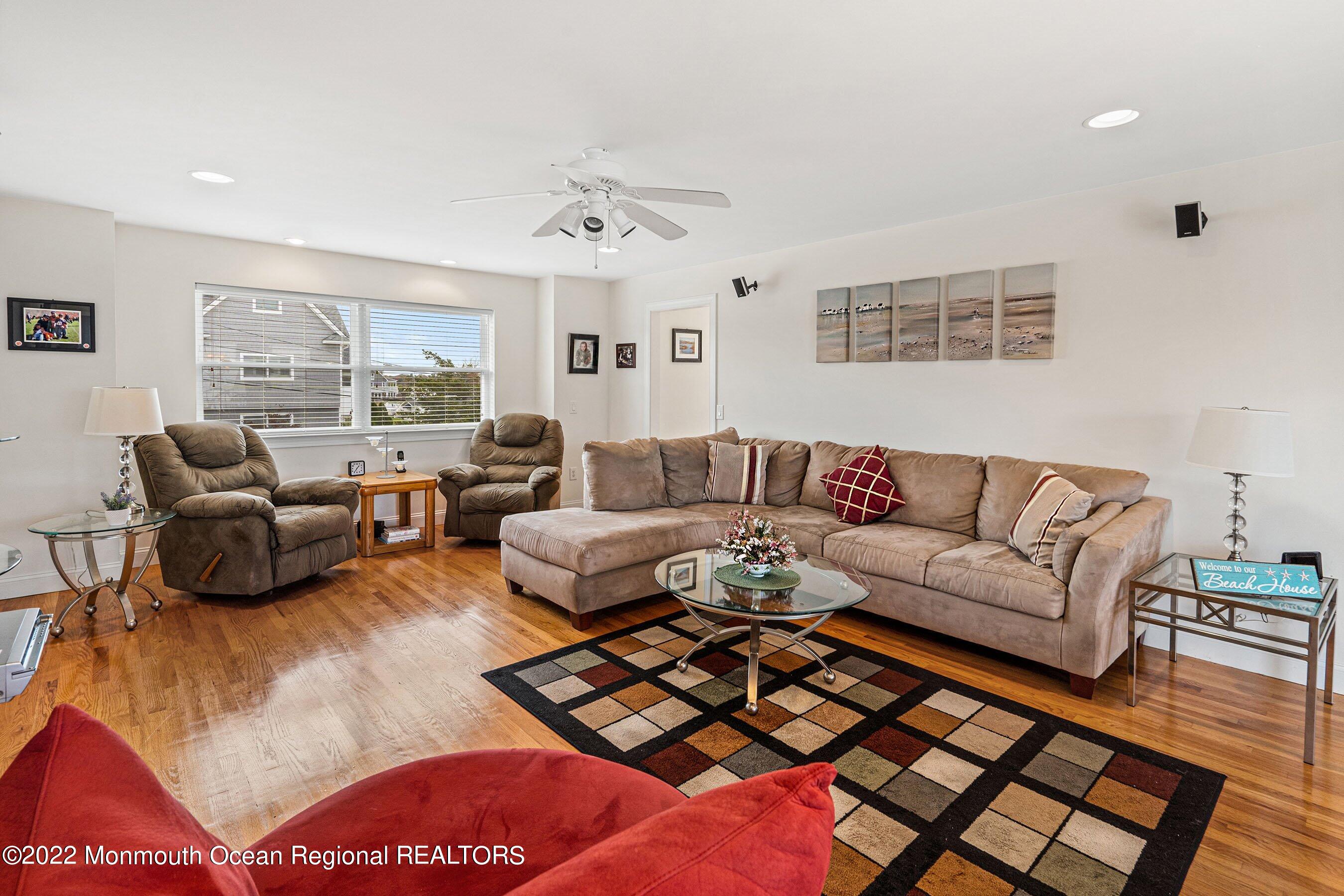 34 Sands Point Road Waretown, NJ 08758 - Photo 25 of 44 19-Int11 Living1