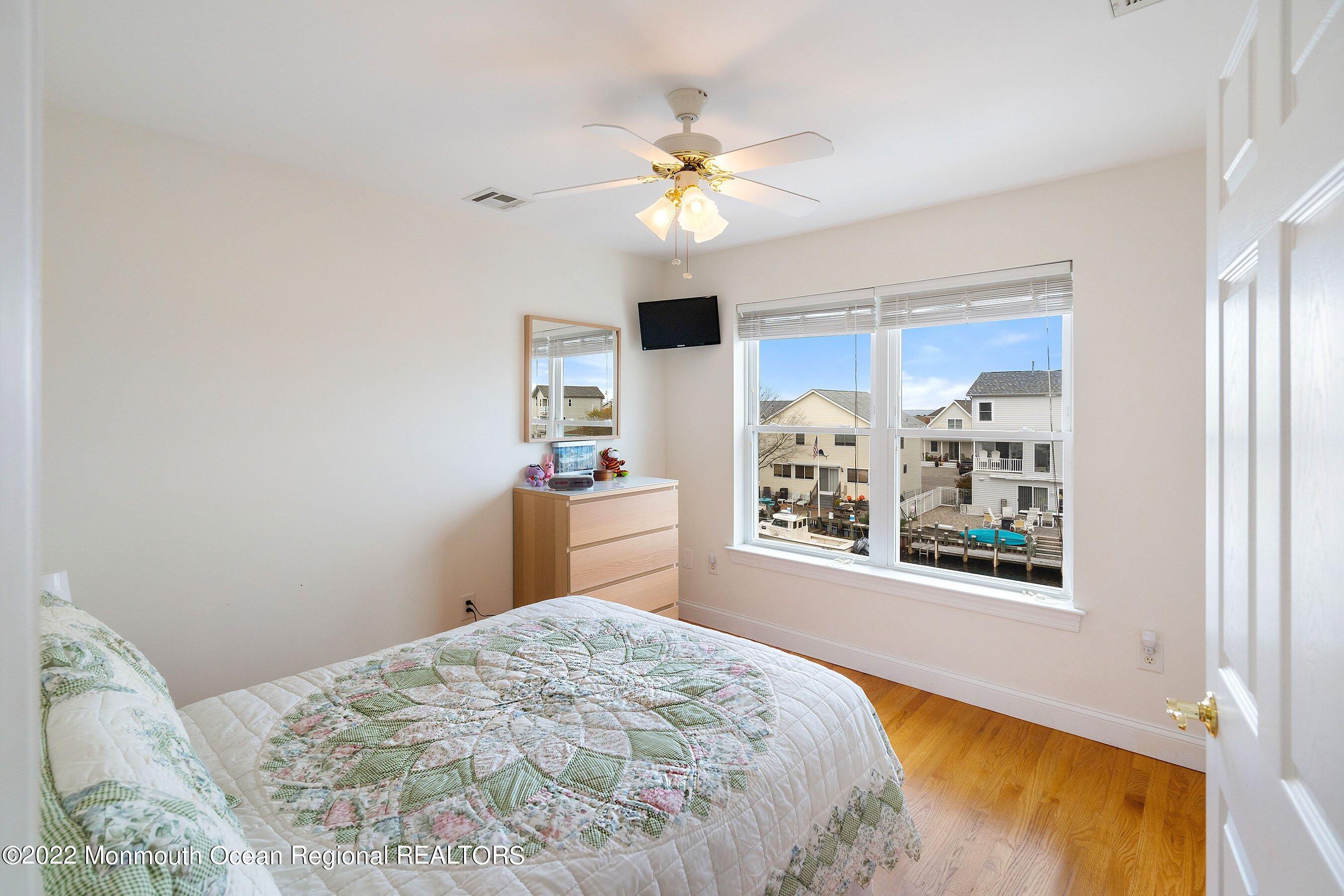 34 Sands Point Road Waretown, NJ 08758 - Photo 30 of 44 30-Int23 Bed1