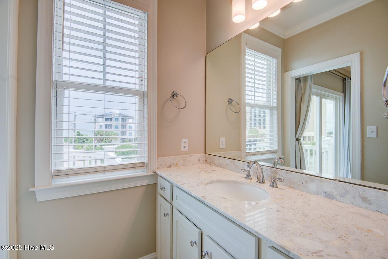 2800 West Fort Macon Road, Unit 13 SEASIDE VILLAS Atlantic Beach, NC 28512 - Photo 21 of 56 En-suite primary bathroom