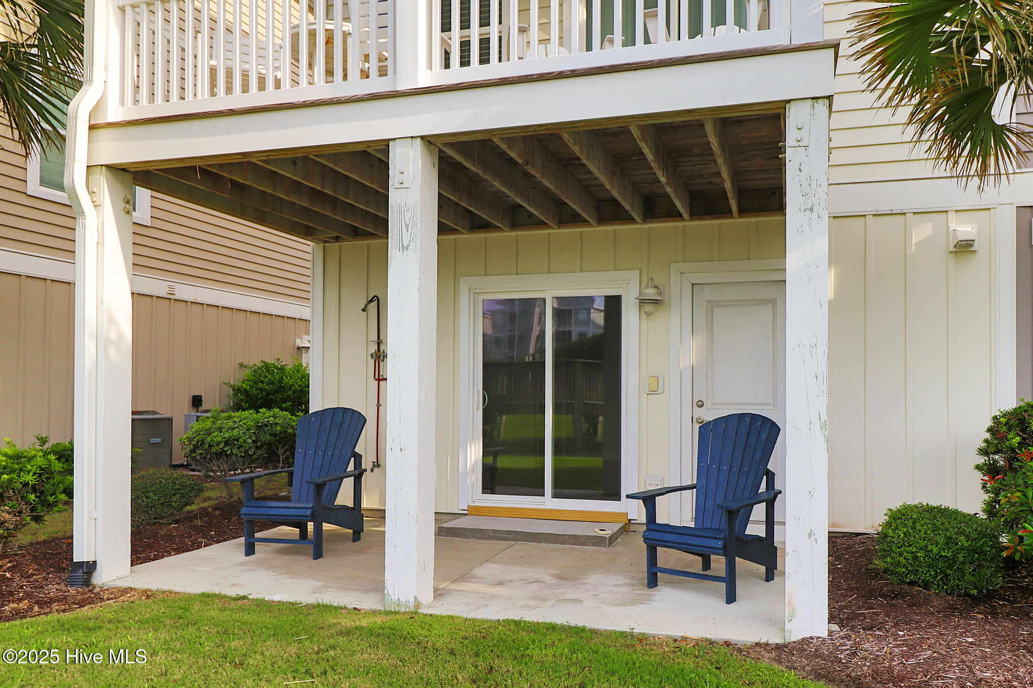 2800 West Fort Macon Road, Unit 13 SEASIDE VILLAS Atlantic Beach, NC 28512 - Photo 31 of 56 Patio with outdoor shower