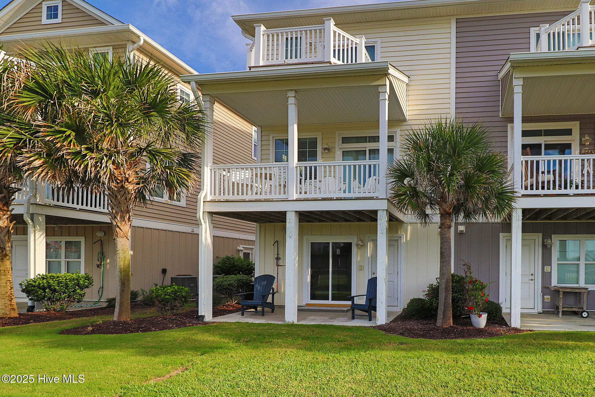 2800 West Fort Macon Road, Unit 13 SEASIDE VILLAS Atlantic Beach, NC 28512 - Photo 32 of 56 Patio with outdoor shower