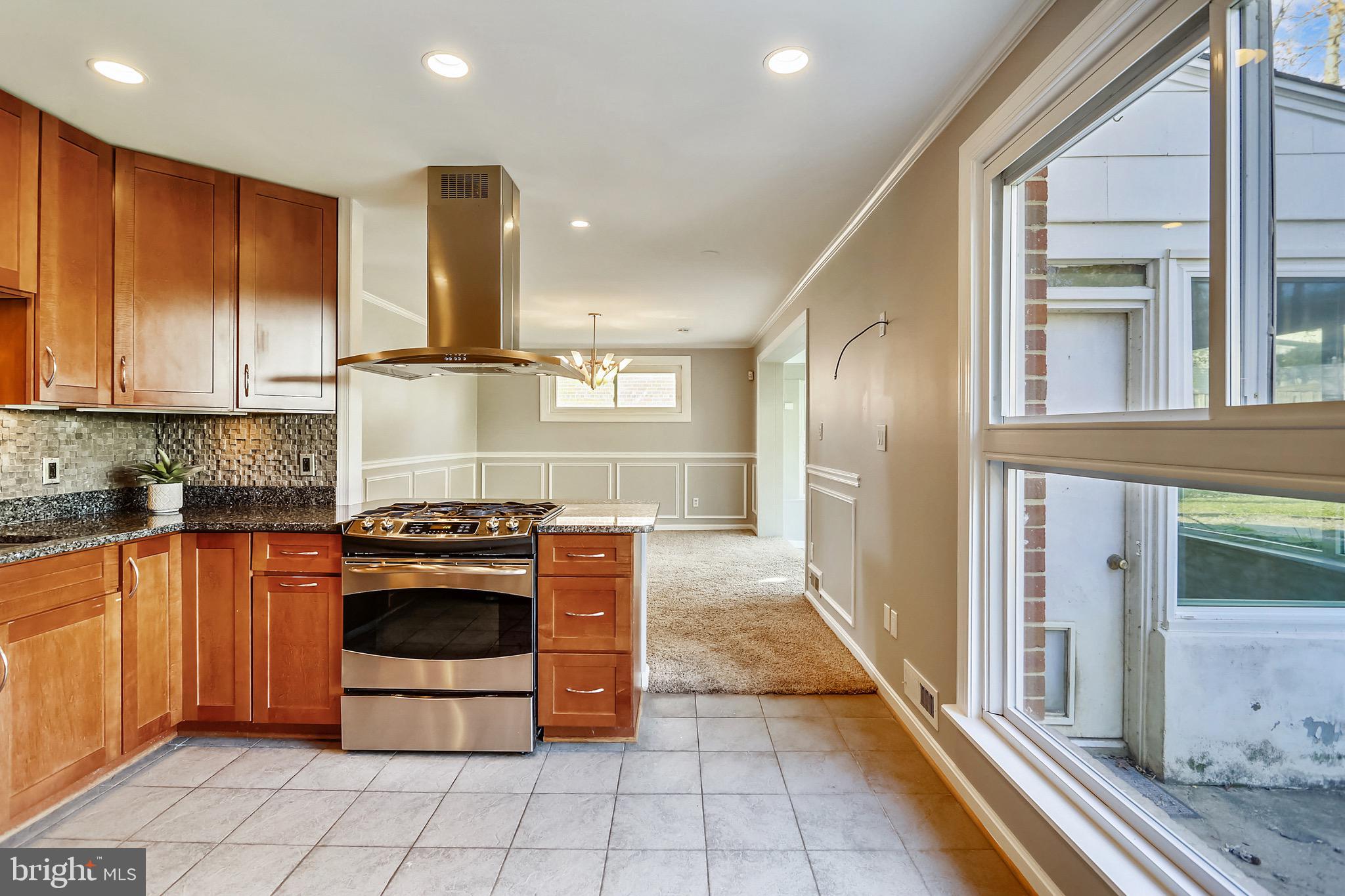 12907 Dean Road Silver Spring, MD 20906 - Photo 8 of 33 Renovated kitchen with GR Profile stainless steel