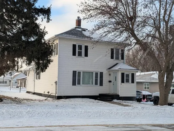 $145,000 | 96 7th Street Southwest, Wells, MN 56097