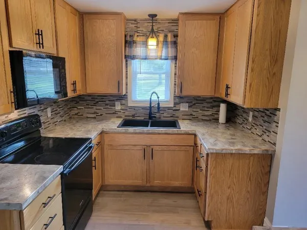 $145,000 | 96 7th Street Southwest, Wells, MN 56097
