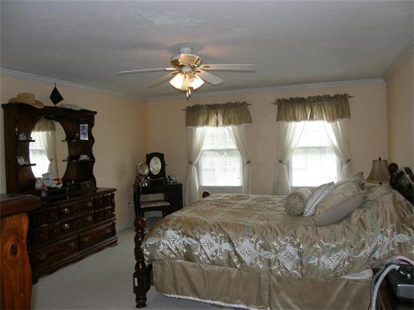 27 Cushing Road Webster, MA 01570 - Photo 19 of 30 Gallery Image 19