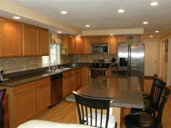 27 Cushing Road Webster, MA 01570 - Photo 5 of 30 Gallery Image 5