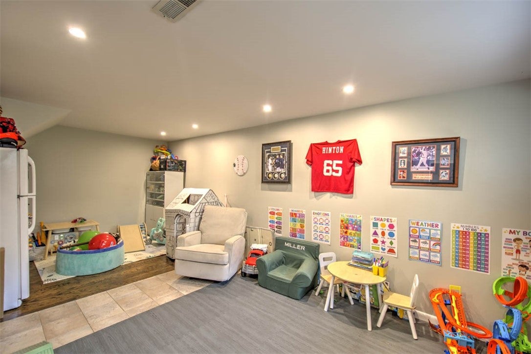23 Oak Ridge Drive Decatur, IL 62521 - Photo 15 of 38 Gallery Image 15
