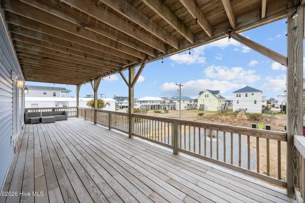 $987,000 | 8020 8th Street, Surf City, NC 28445