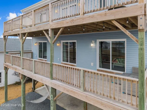 $987,000 | 8020 8th Street, Surf City, NC 28445