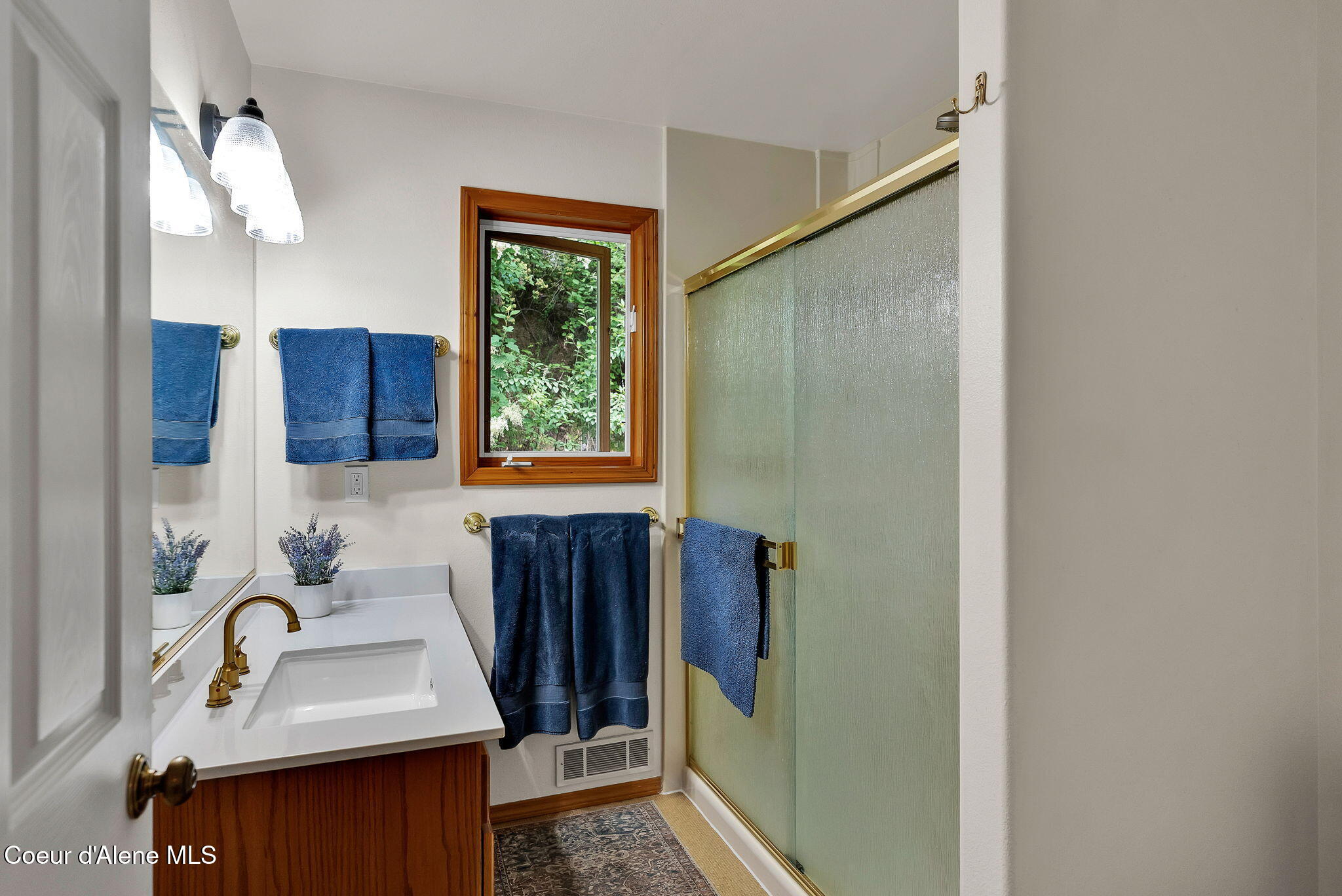 204 North Quail Run Sandpoint, ID 83864 - Photo 31 of 55 Primary Bathroom