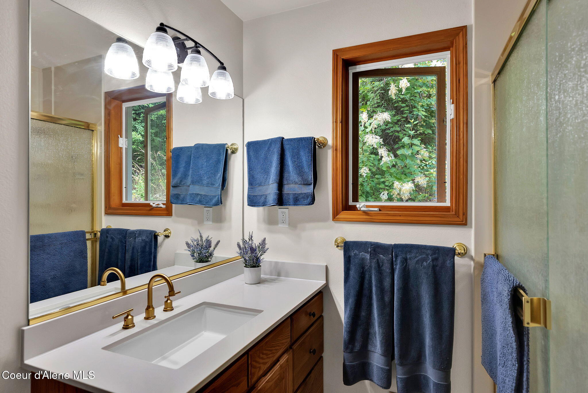 204 North Quail Run Sandpoint, ID 83864 - Photo 32 of 55 Primary Bathroom