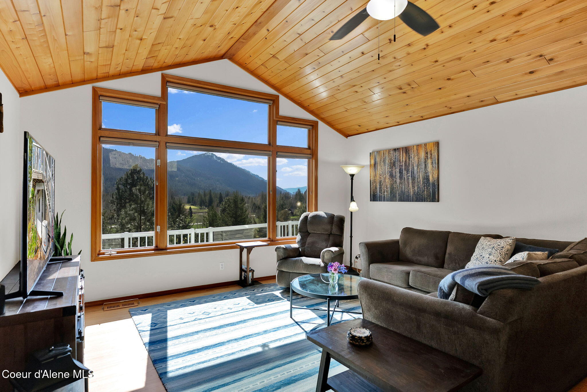 204 North Quail Run Sandpoint, ID 83864 - Photo 3 of 66 Living Room
