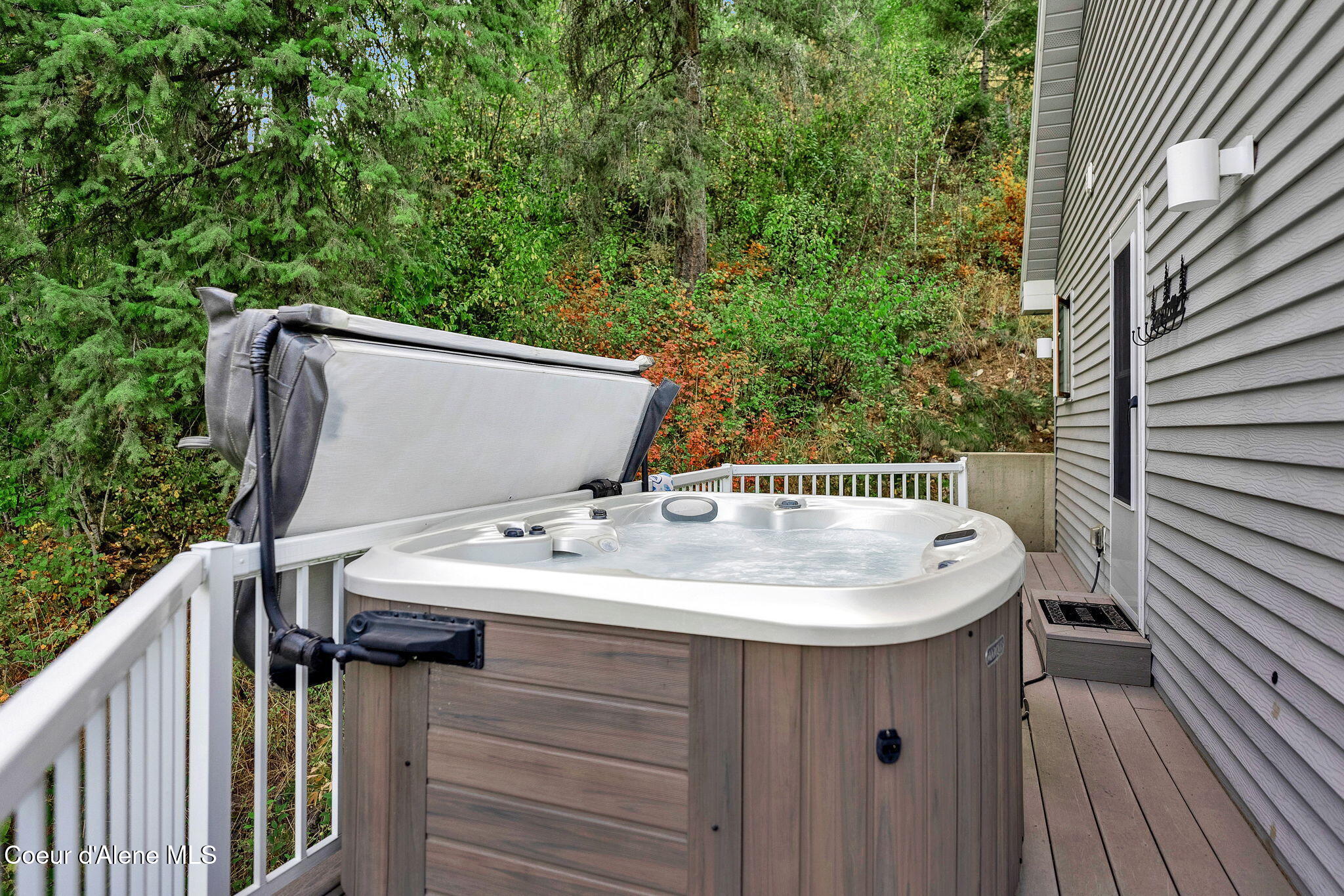 204 North Quail Run Sandpoint, ID 83864 - Photo 42 of 55 Hot Tub