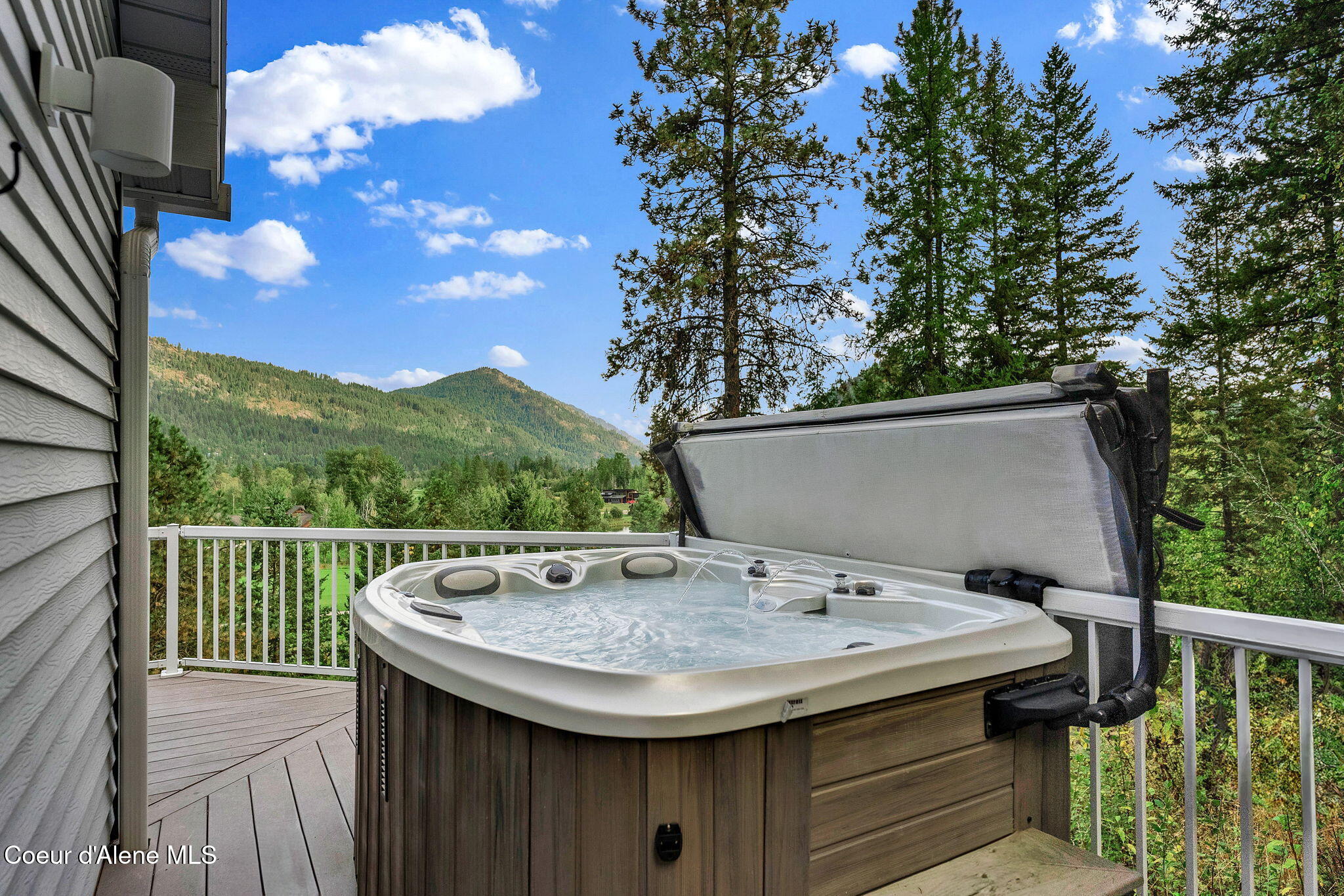 204 North Quail Run Sandpoint, ID 83864 - Photo 44 of 55 Hot Tub