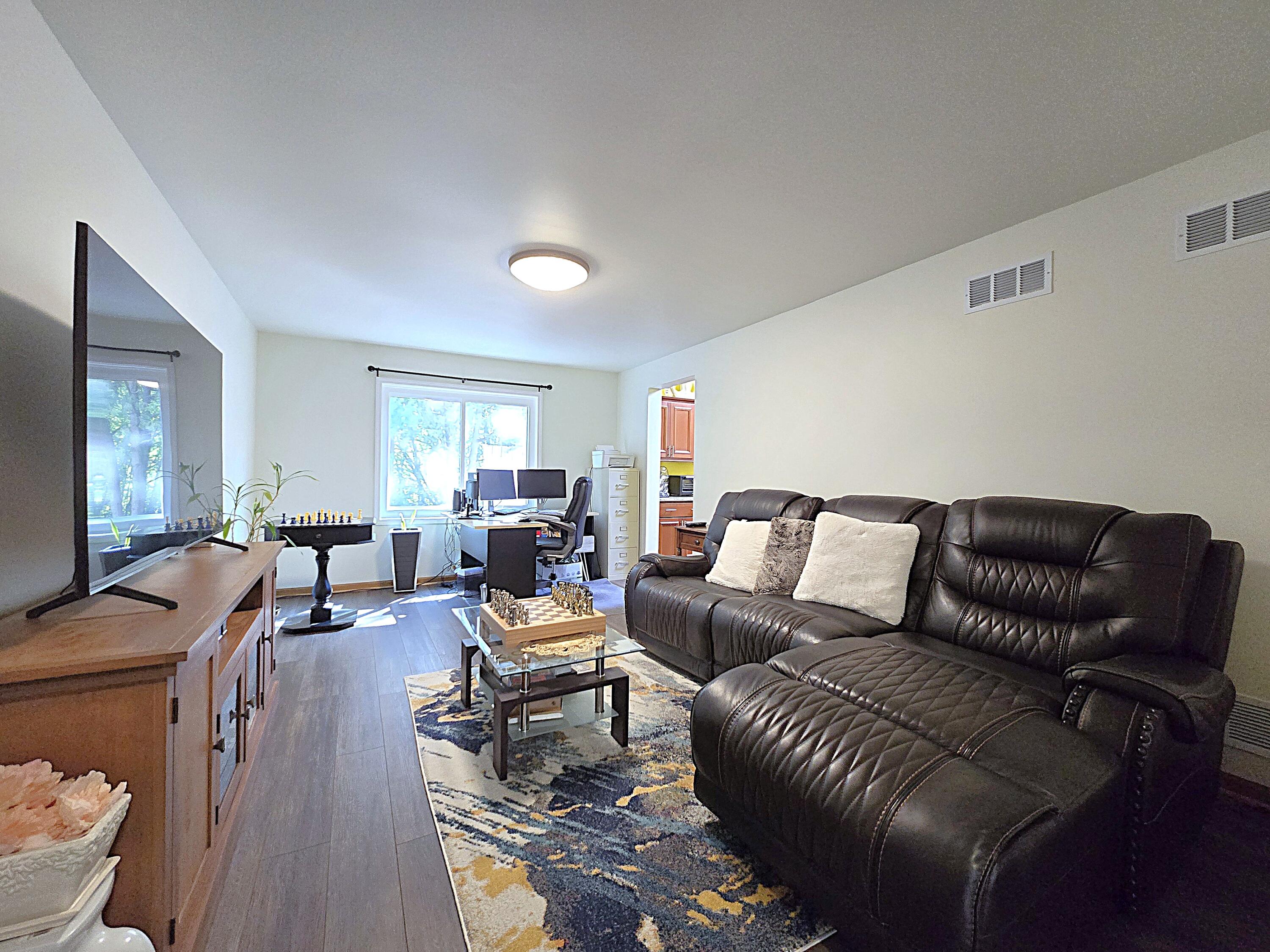 9201 West County Line Road Milwaukee, WI 53224 - Photo 19 of 54 Living Room