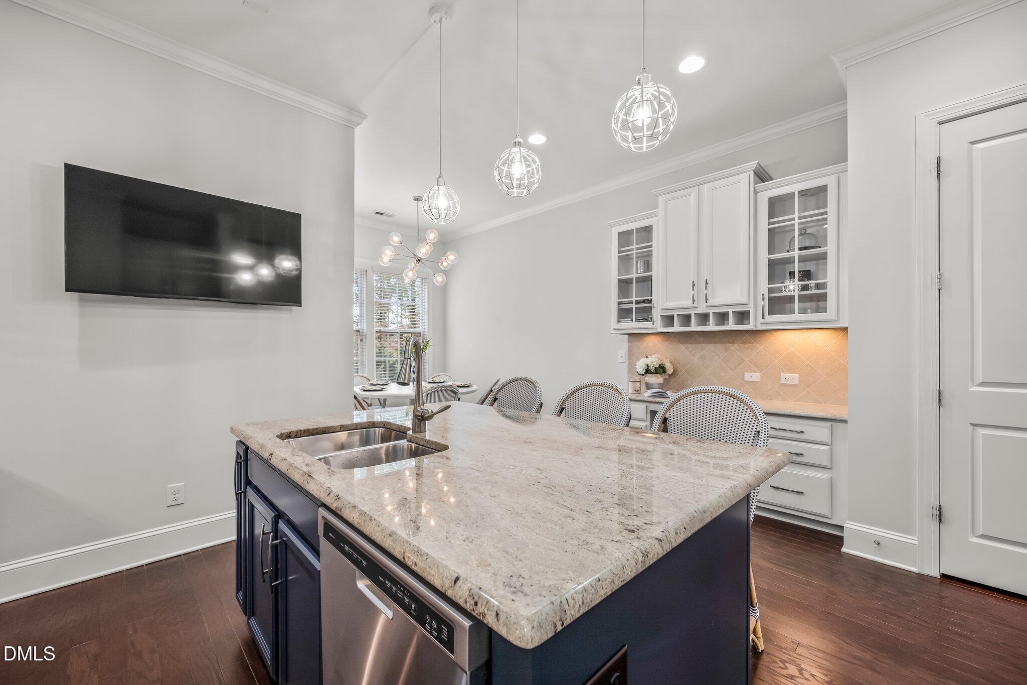 3604 Julia Lane Raleigh, NC 27609 - Photo 10 of 41 11-web-or-mls-DSC06505