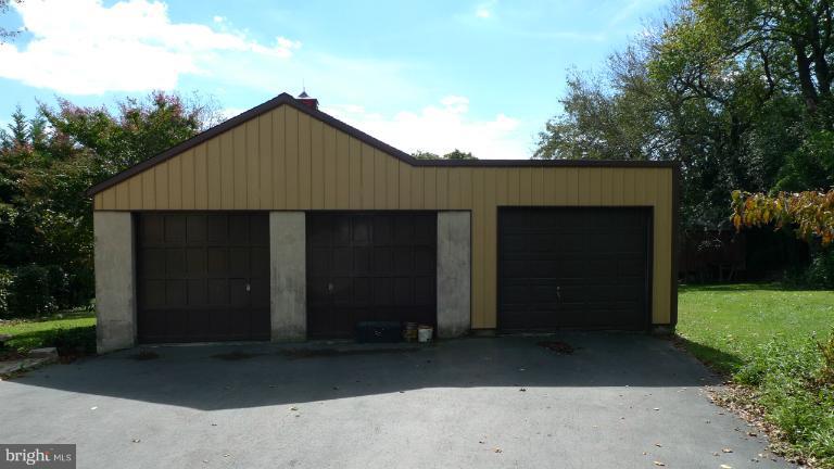 3525 Stansbury Mill Road Phoenix, MD 21131 - Photo 18 of 29 Garage