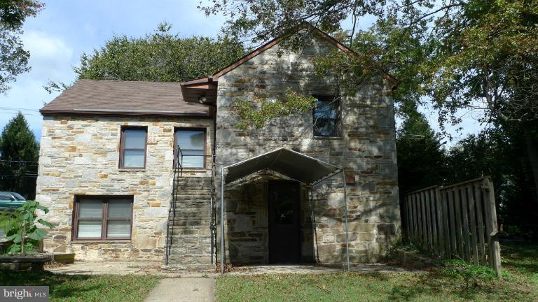 Exterior (Rear)