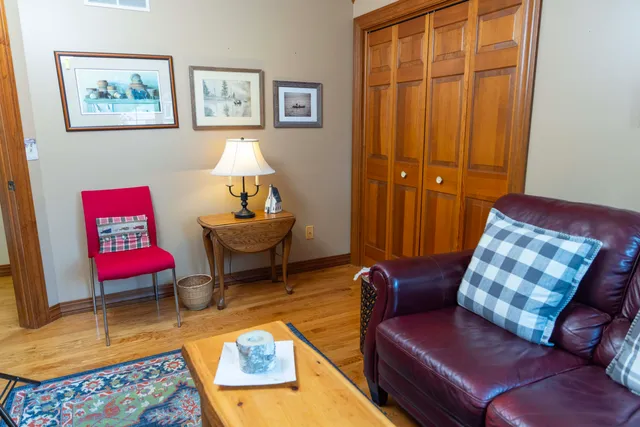 $1 | 306 West Leonard Street, Watertown, WI 53098