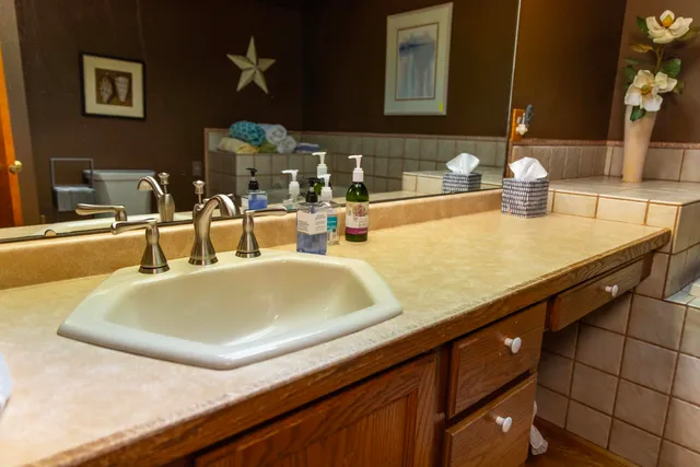 $1 | 306 West Leonard Street, Watertown, WI 53098