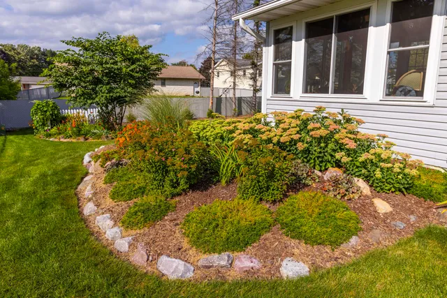 $1 | 306 West Leonard Street, Watertown, WI 53098