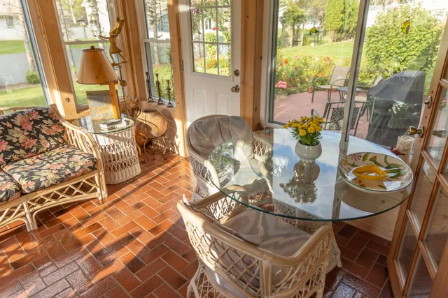 $1 | 306 West Leonard Street, Watertown, WI 53098