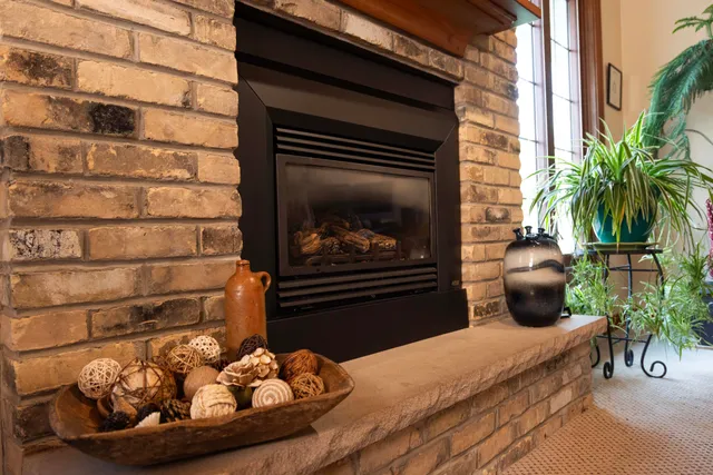 $1 | 306 West Leonard Street, Watertown, WI 53098