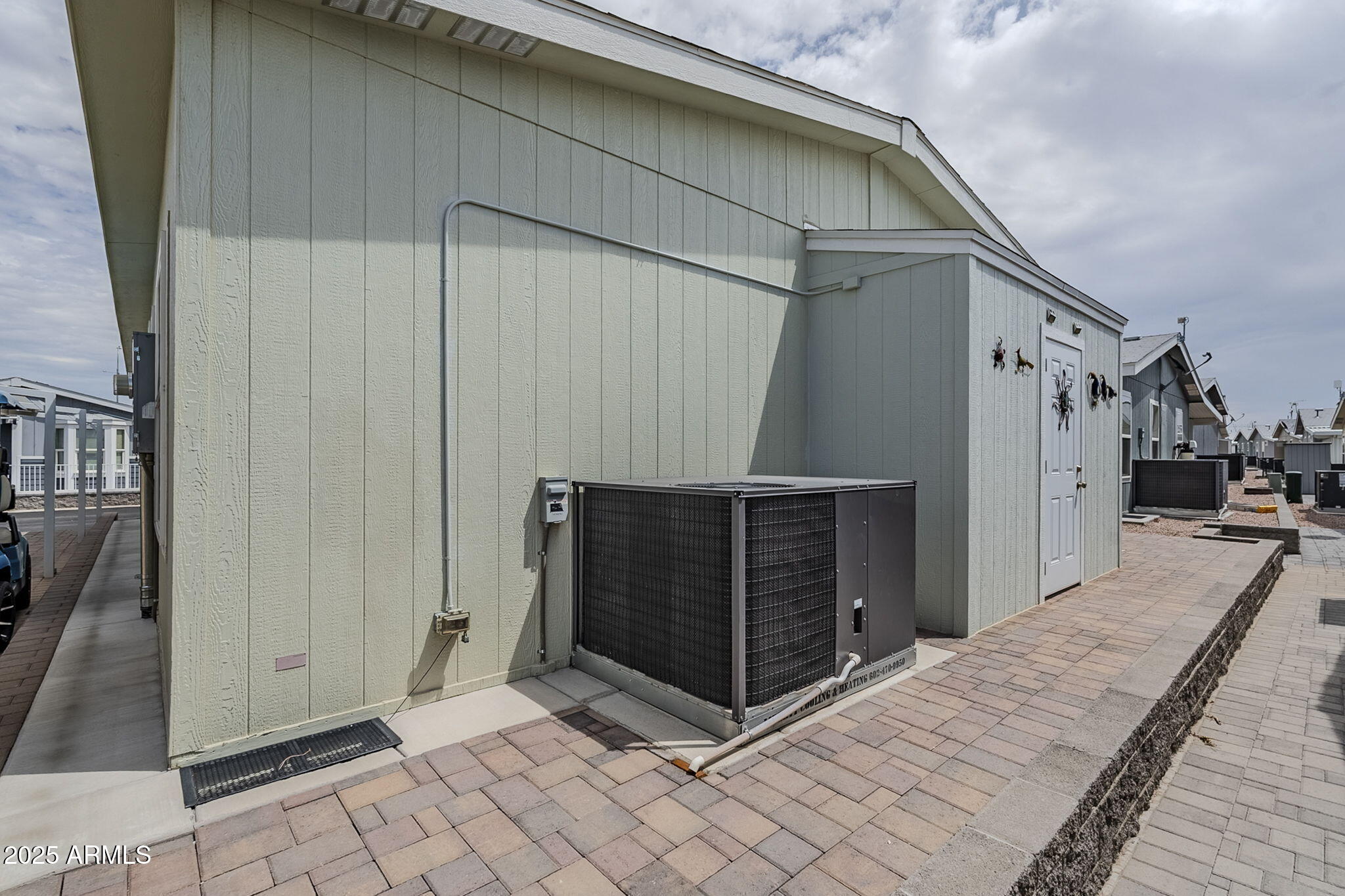 650 North Hawes Road, Unit 3215 Mesa, AZ 85207 - Photo 38 of 68 a view of a two chairs in the balcony