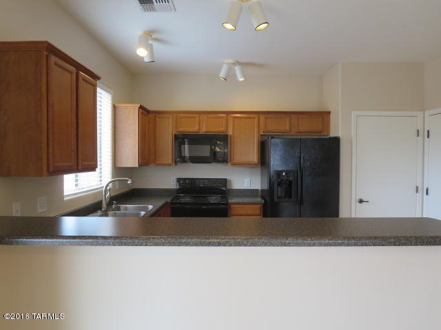 387 Hickory Road Benson, AZ 85602 - Photo 10 of 26