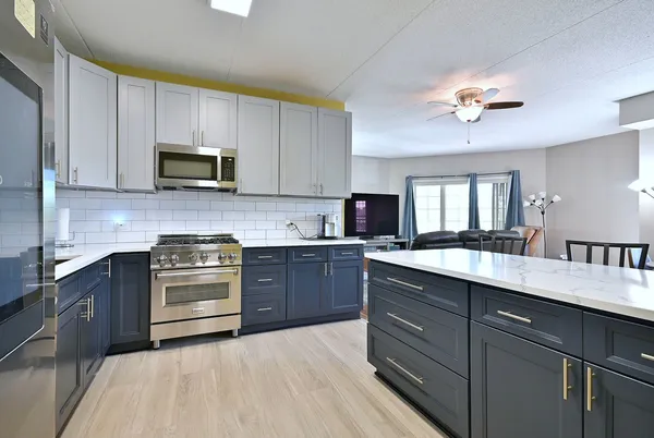 $339,000 | 9670 Franklin Avenue, Unit 213, Franklin Park, IL 60131