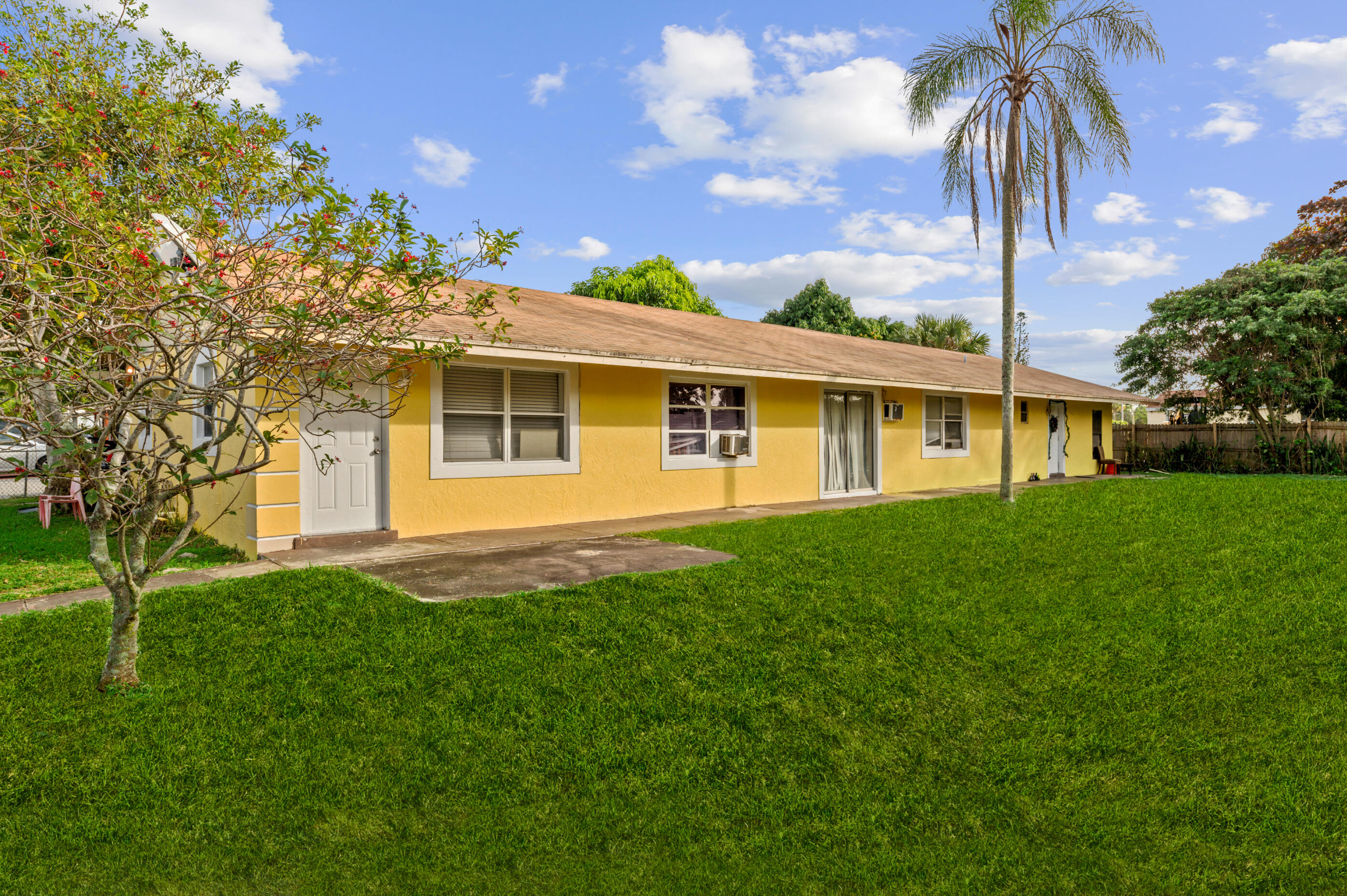 5812 Banana Road West Palm Beach, FL 33413 - Photo 2 of 11 03