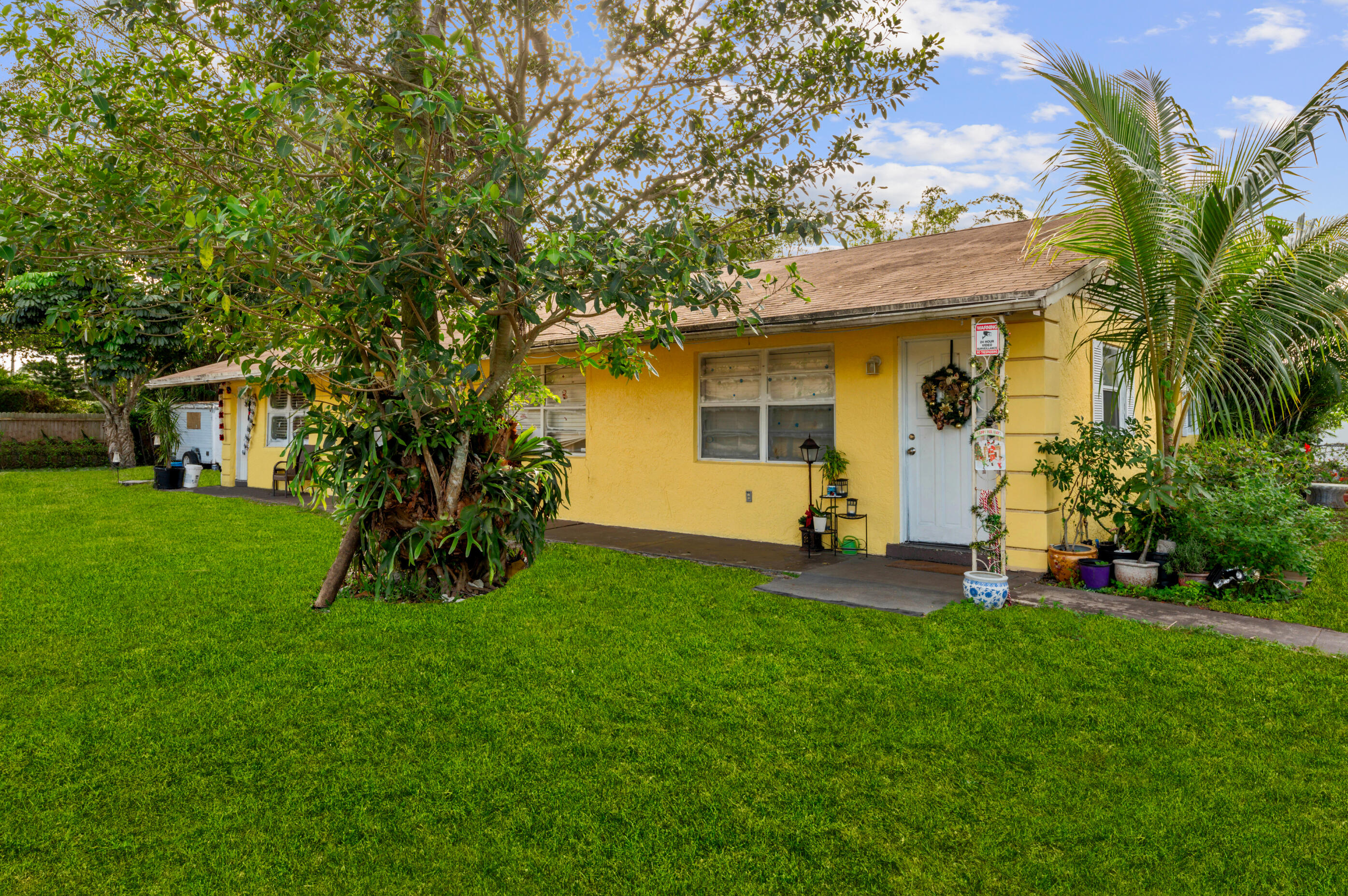 5812 Banana Road West Palm Beach, FL 33413 - Photo 4 of 11 05