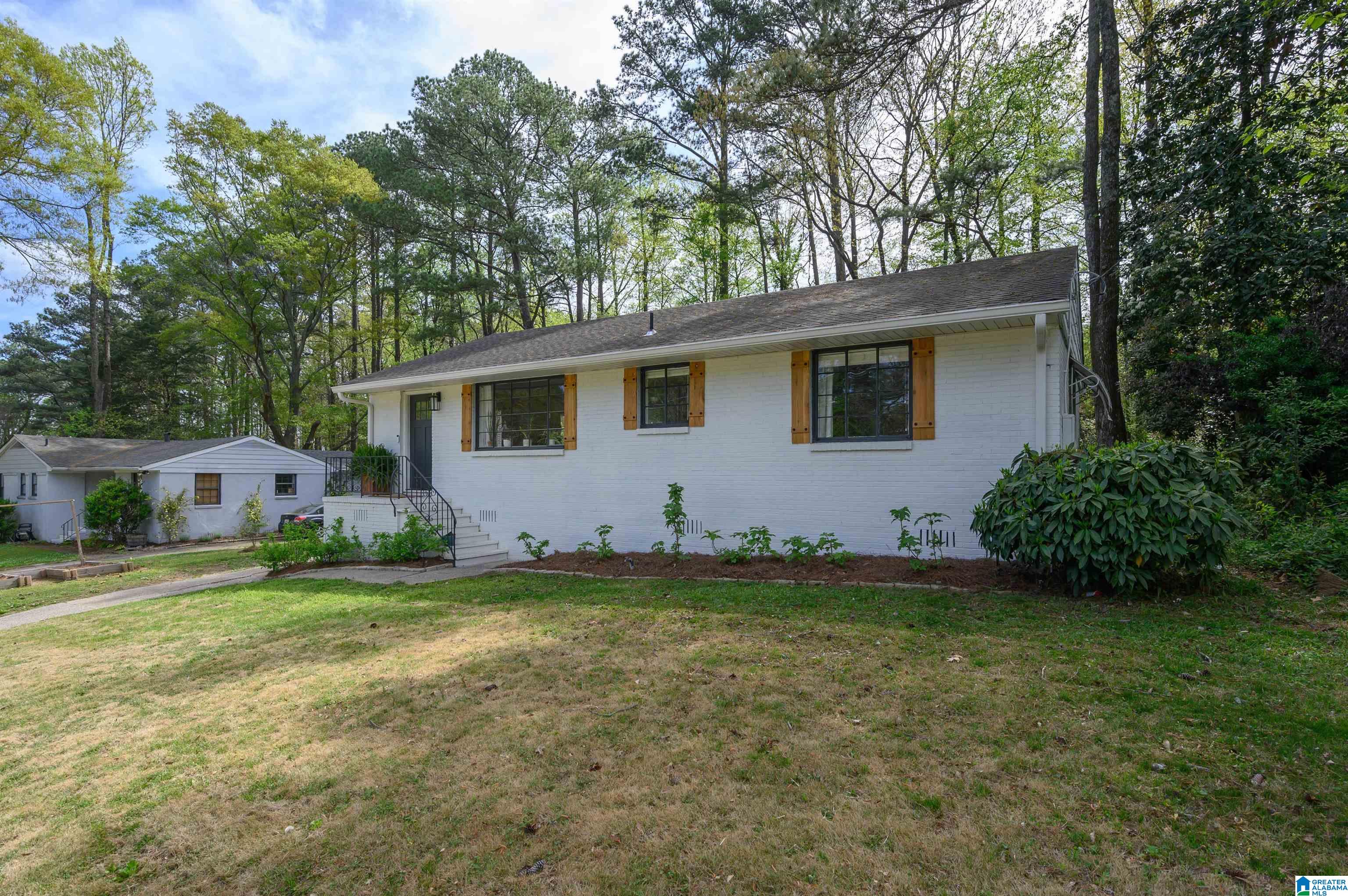 1617 Cresthill Road Birmingham, AL 35213 - Photo 2 of 40