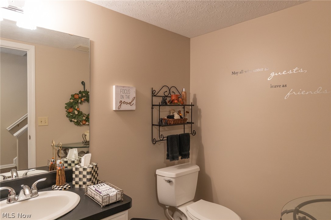 17913 Drake Road Strongsville, OH 44136 - Photo 11 of 35 Gallery Image 11