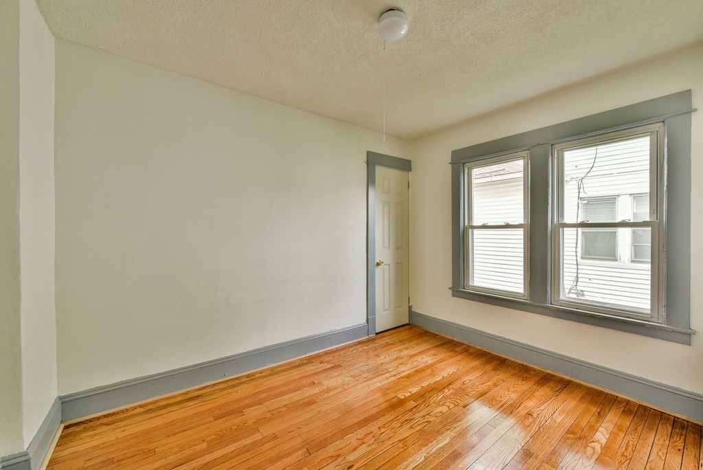 11-13 Phoenix Street Springfield, MA 01104 - Photo 11 of 17